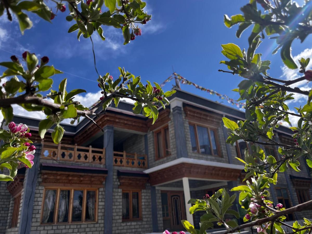 Ladakh Country Inn Leh Eksteriør billede